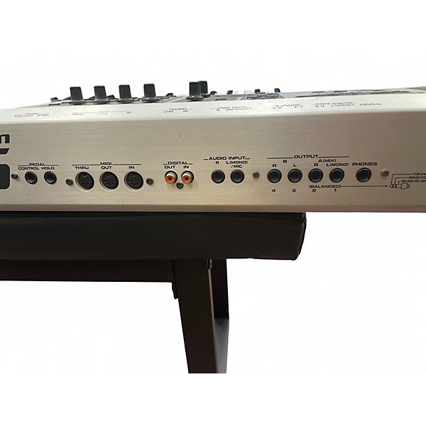 Used Roland Fantom X6 Keyboard Workstation