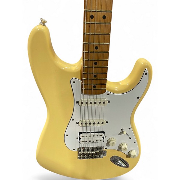 Used Fender California Series Stratocaster Vintage White Solid Body Electric Guitar