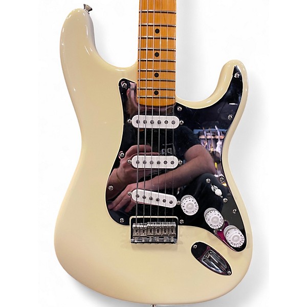 Used Fender NILES RODGERS SIGNATURE STRATOCASTER "THE HITMAKER" Olympic White Solid Body Electric Guitar