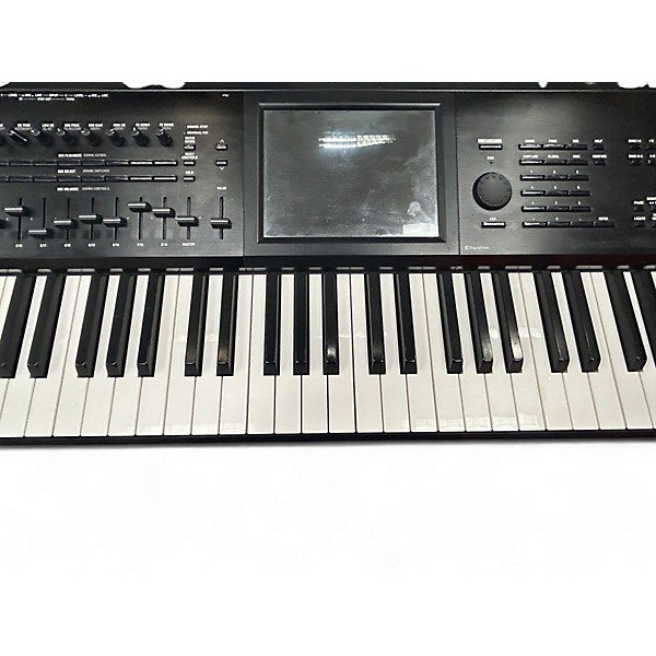 Used KORG KRONOS 2 73  Arranger Keyboard