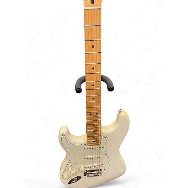 Used Fender PLAYER 2 WHITE Solid Body Electric Guitar