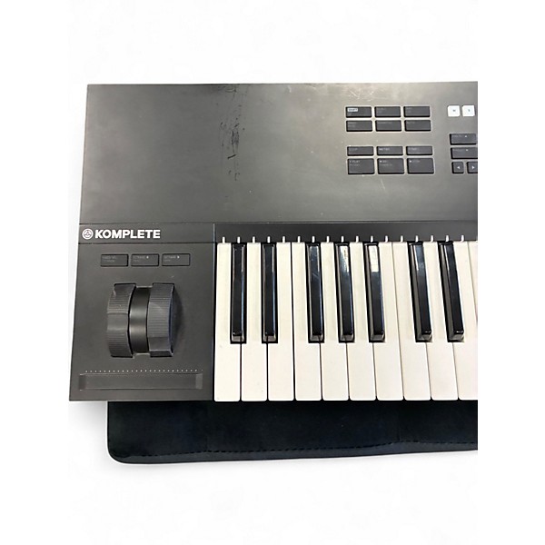 Used Native Instruments Komplete Kontrol S61 MKII MIDI Controller