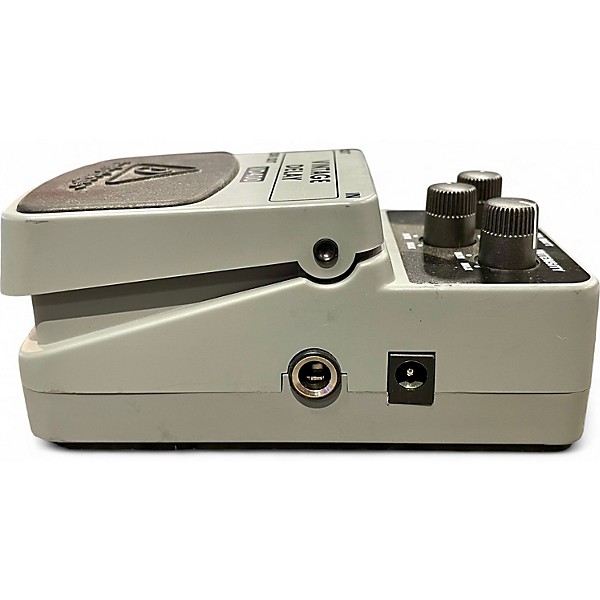 Used Behringer VD400 Vintage Delay Effect Pedal