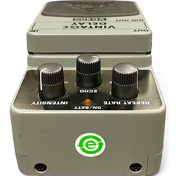 Used Behringer VD400 Vintage Delay Effect Pedal