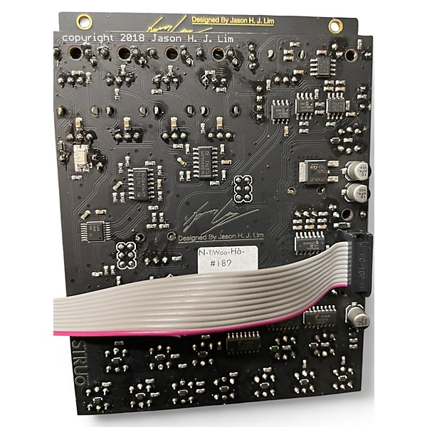 Used Instrou HARMONAIG Synthesizer