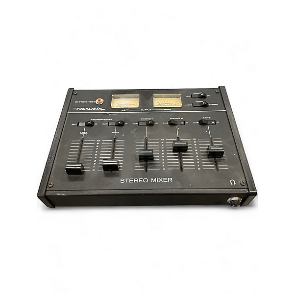 Used Realistic 32-1101A Powered Mixer