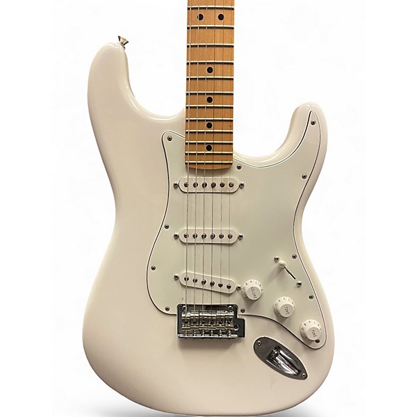 Used Fender Player Stratocaster Polar White Solid Body Electric Guitar