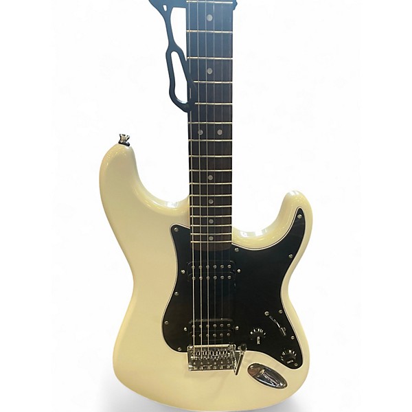 Used Squier Affinity Stratocaster White Solid Body Electric Guitar