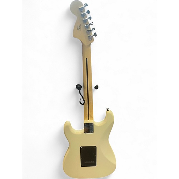 Used Squier Affinity Stratocaster White Solid Body Electric Guitar