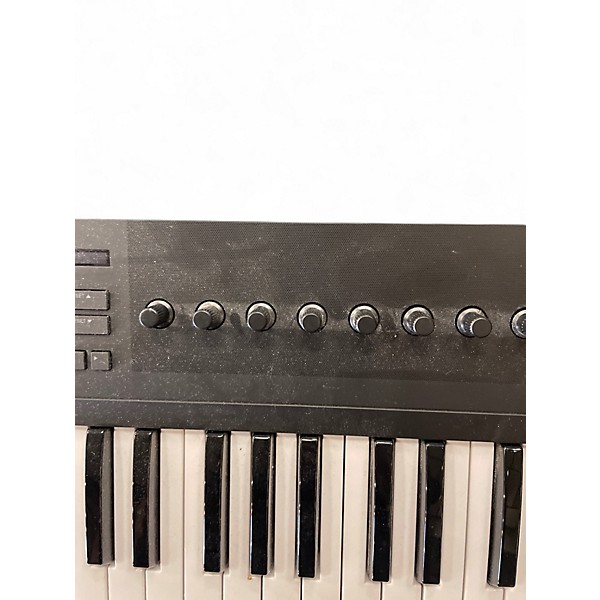 Used Native Instruments Komplete Kontrol S49 MIDI Controller