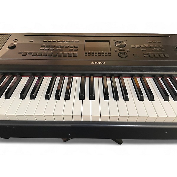 Used Yamaha DGX670 Keyboard Workstation