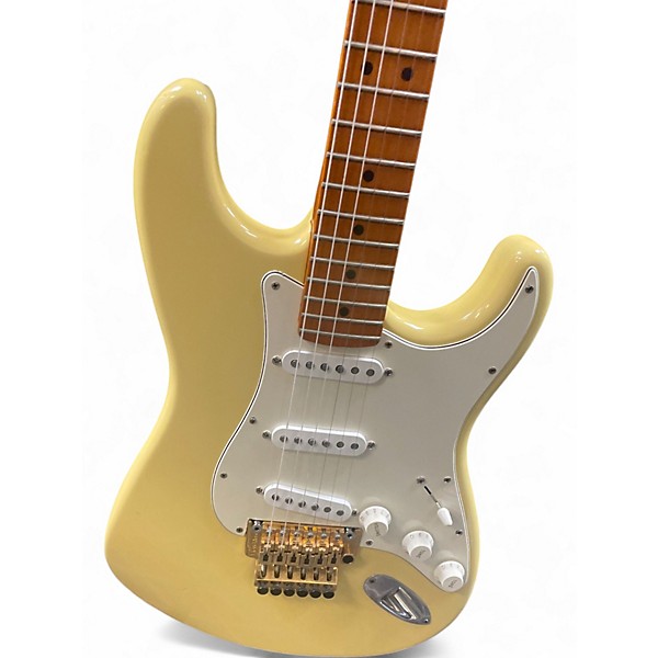 Used Fender FR Classic Stratocaster Vintage White Solid Body Electric Guitar
