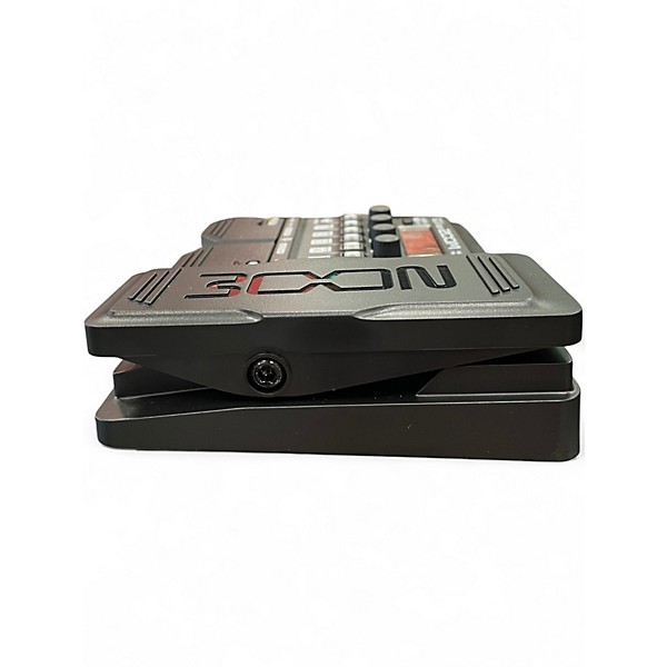 Used Zoom g1x four Effect Processor