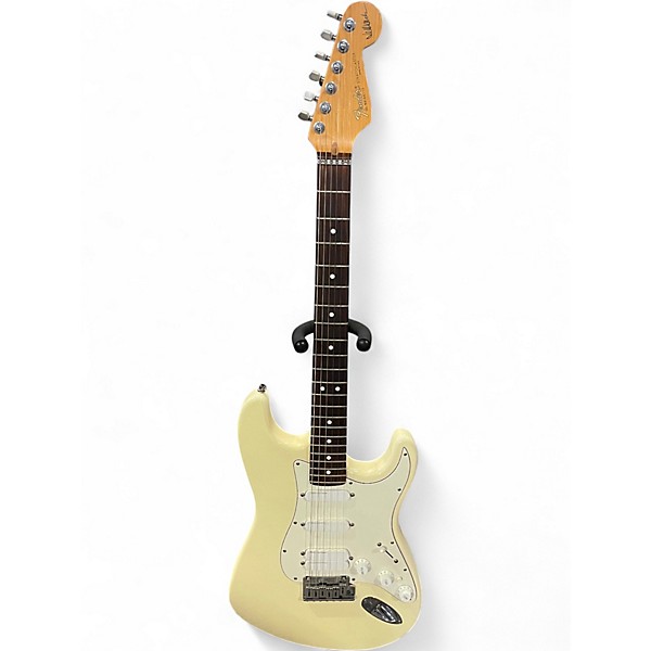 Vintage 1994 Fender Artist Series Jeff Beck Stratocaster Vintage White Solid Body Electric Guitar