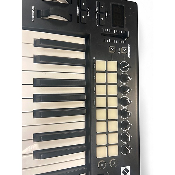 Used Novation Launchkey 25 Key MIDI Controller