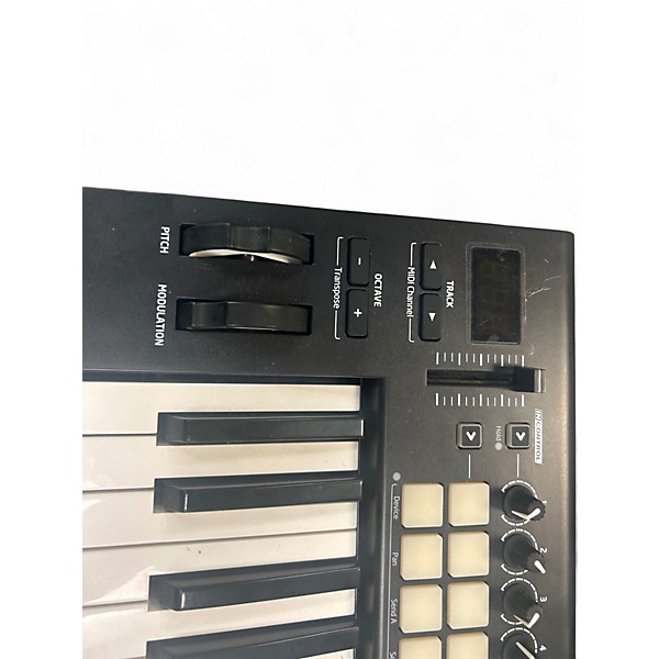 Used Novation Launchkey 25 Key MIDI Controller