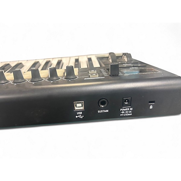 Used Novation Launchkey 25 Key MIDI Controller