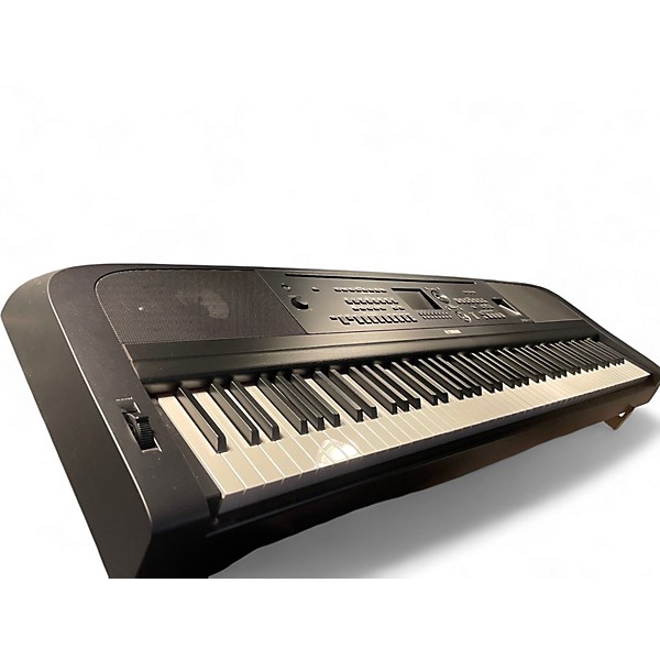 Used Yamaha DGX670 Digital Piano