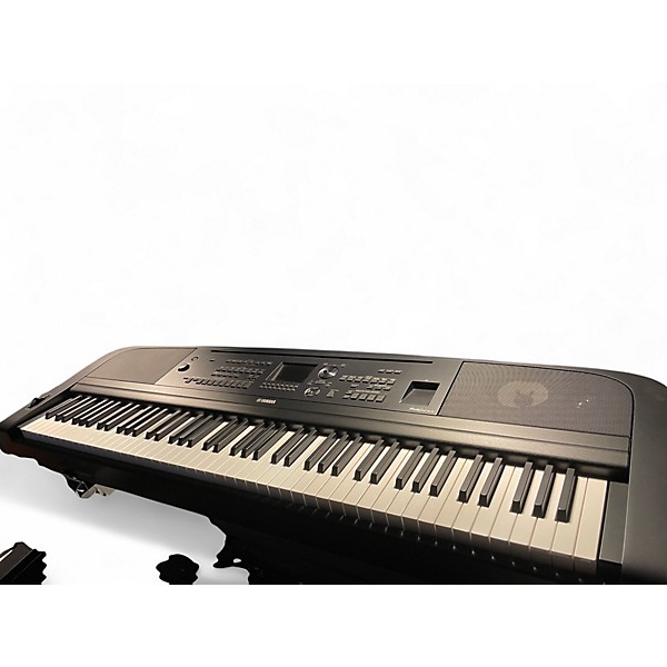 Used Yamaha DGX670 Digital Piano