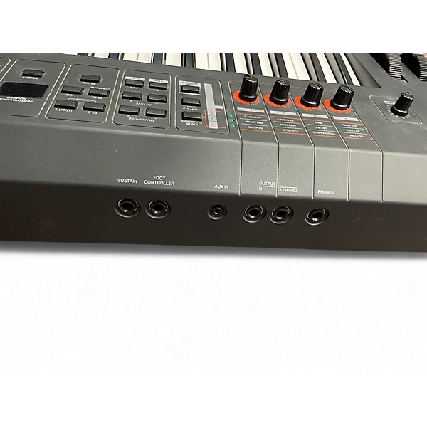 Used Yamaha MX61 61 Key Keyboard Workstation
