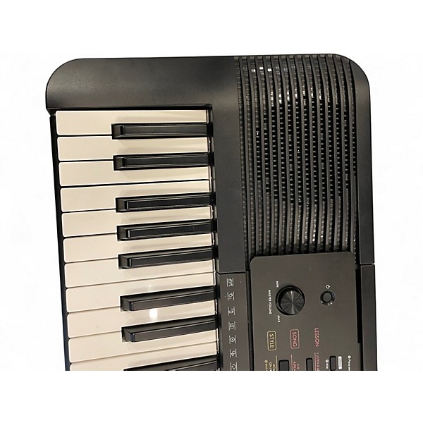 Used Yamaha PSR-E273