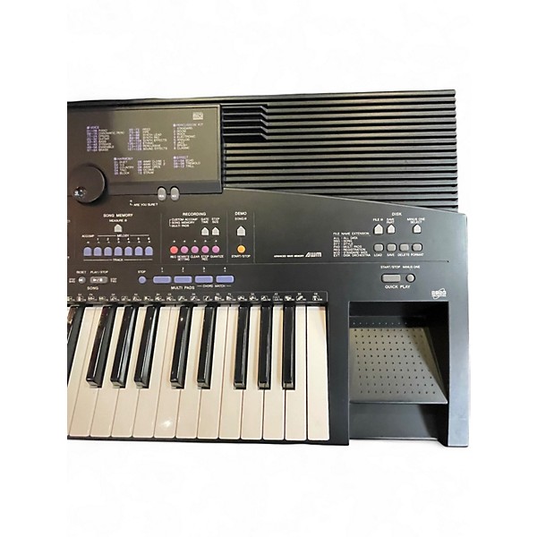 Used Yamaha psr 1700 Keyboard Workstation