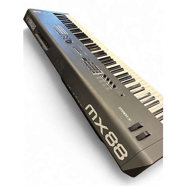 Used Yamaha MX88 Synthesizer