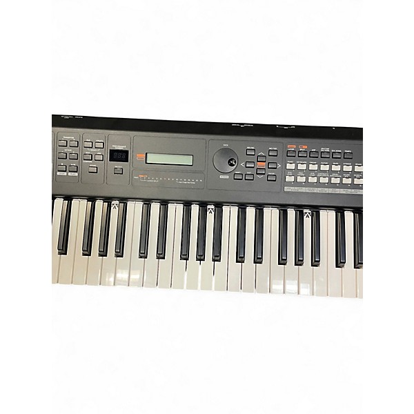 Used Yamaha MX61 61 Key Keyboard Workstation