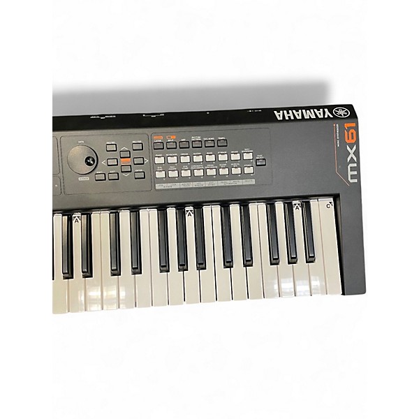 Used Yamaha MX61 61 Key Keyboard Workstation