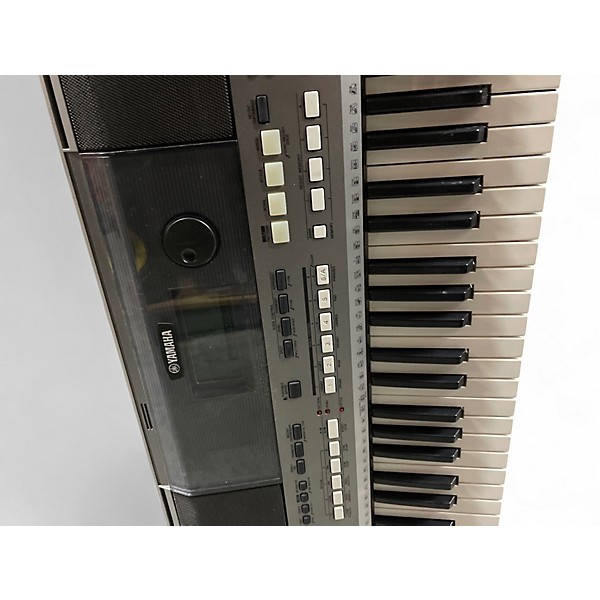Used Yamaha psre443 Portable Keyboard