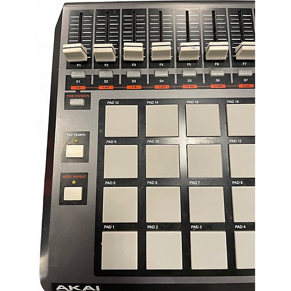 Used Akai Professional MPD32 MIDI Controller