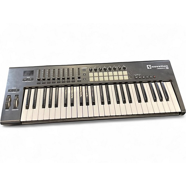 Used Novation LAUNCHKEY 49MK2 MIDI Controller