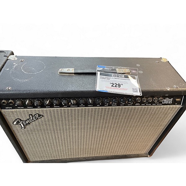 Used Fender Ultimate Chorus Guitar Combo Amp