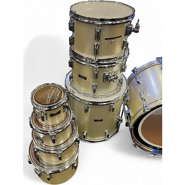 Used 1970s Pearl 9 Piece 1970s Fiber Glass kit silver satin Drum Kit