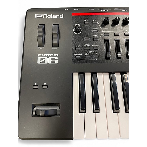 Used Roland Fantom 06 Keyboard Workstation