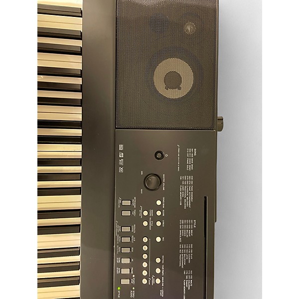 Used Yamaha DGX650 88 Key Portable Keyboard