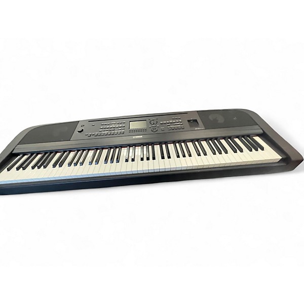 Used Yamaha DGX670 Keyboard Workstation