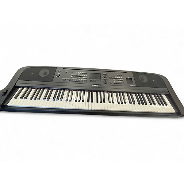 Used Yamaha DGX670 Keyboard Workstation