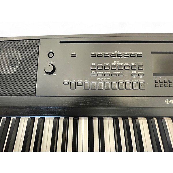 Used Yamaha DGX670 Keyboard Workstation