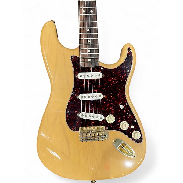Used Fender Deluxe Players Stratocaster Natural Solid Body Electric Guitar