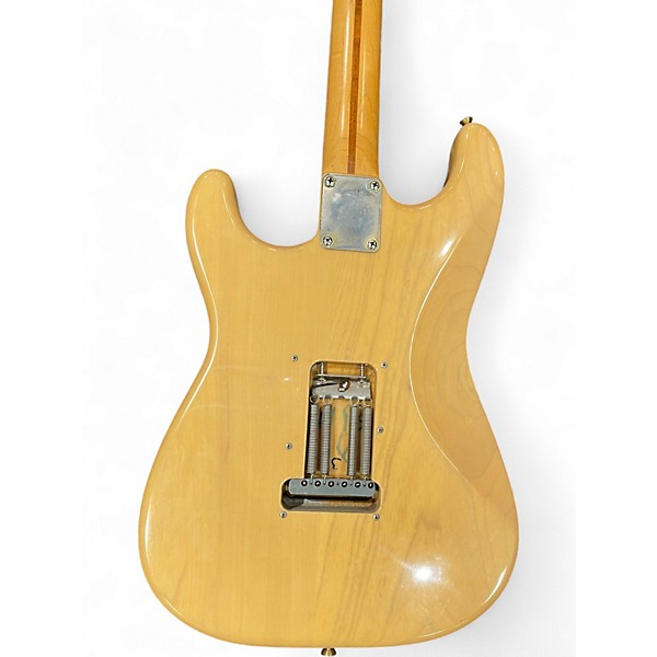 Used Fender Deluxe Players Stratocaster Natural Solid Body Electric Guitar