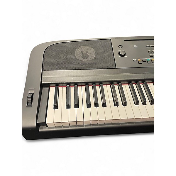 Used Yamaha DGX-670 88-Key w/stand and bench Portable Keyboard
