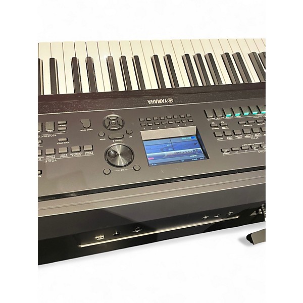 Used Yamaha DGX-670 88-Key w/stand and bench Portable Keyboard