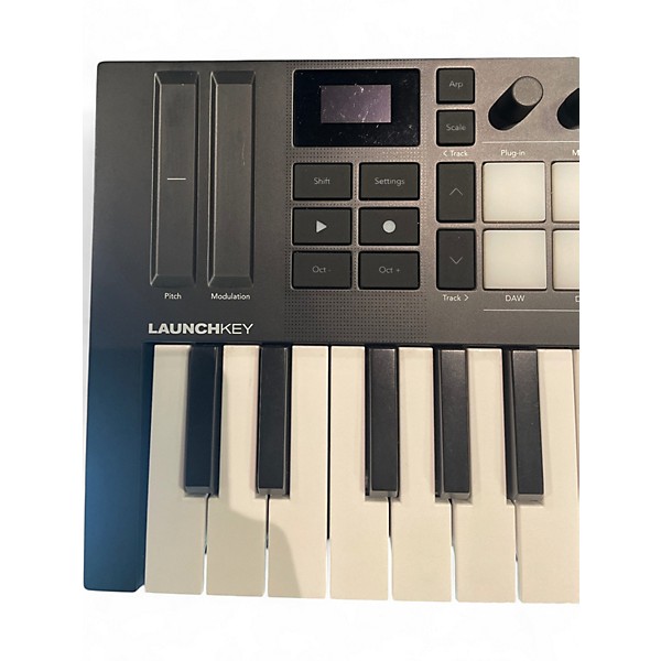 Used Novation Launchkey 25 Key MIDI Controller