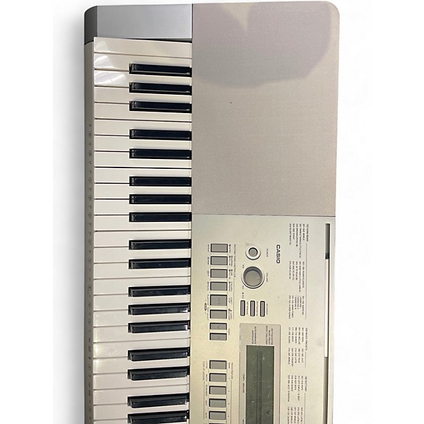 Used Casio WK225 76-Key Keyboard Workstation