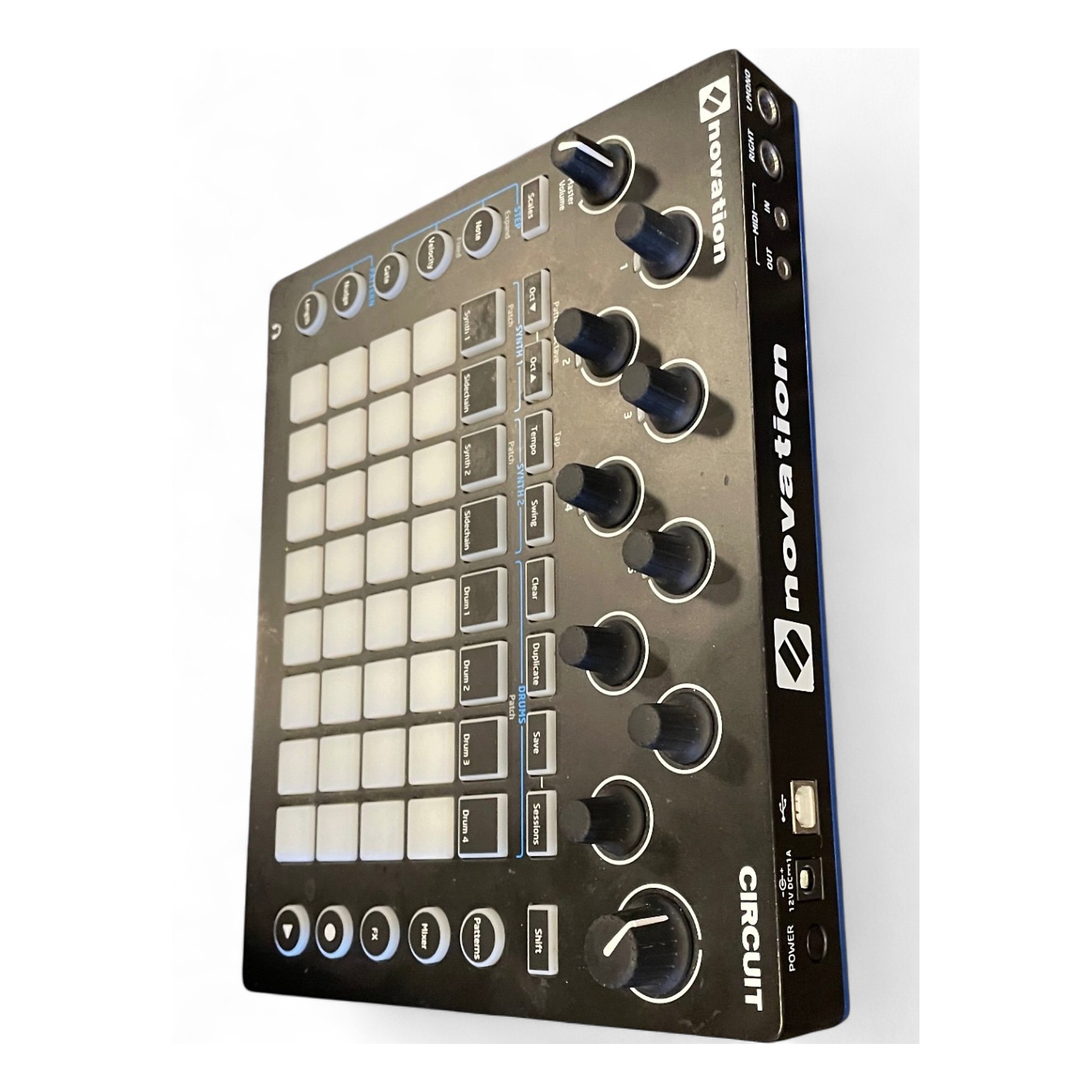 Novation Circuit MIDIコントローラー Used Novation CIRCUIT MIDI Controller | Guitar Center