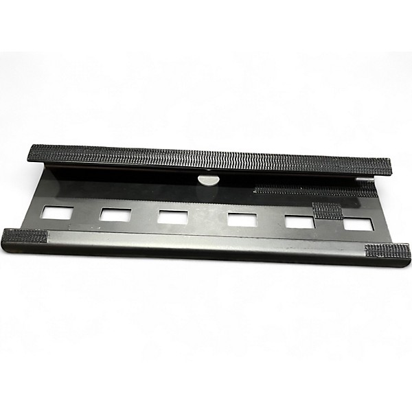 Used On-Stage GPB2000 Pedal Board