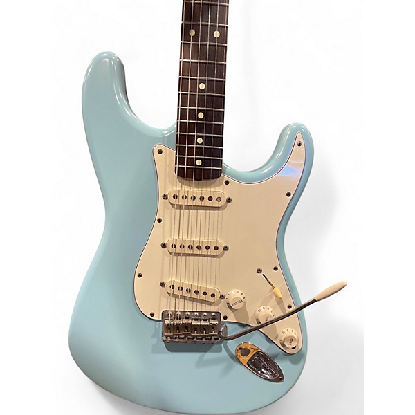 Used Fender American Vintage 1962 Stratocaster blue Solid Body Electric Guitar