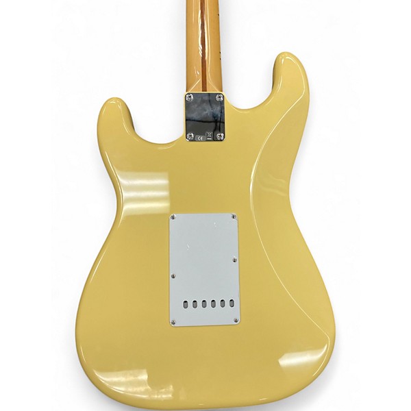 Used Fender Artist Series Yngwie Malmsteen Stratocaster Buttercream Solid Body Electric Guitar