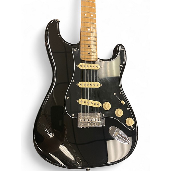 Used Fender Special Edition Player Stratocaster Black Solid Body Electric Guitar